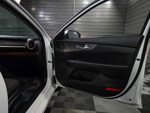 Used 2021 Kia Forte Sedan image 31