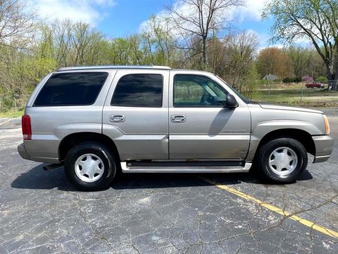 Used 2003 Cadillac Escalade AWD image 4