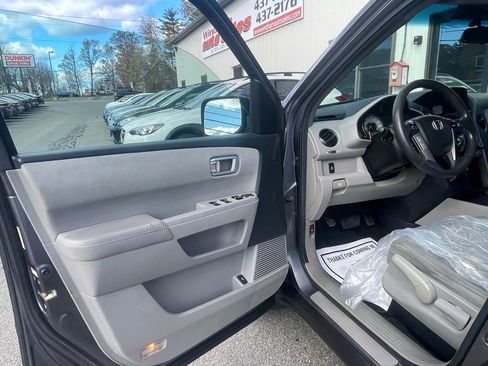Used 2014 Honda Pilot LX image 11