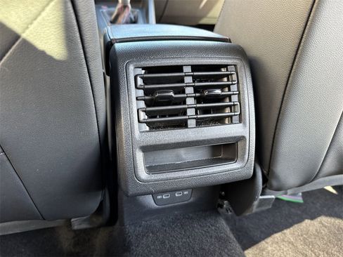 Used 2022 Volkswagen GTI SE image 38