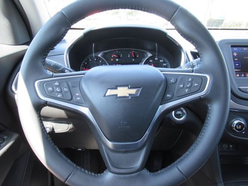 Used 2022 Chevrolet Equinox LT FWD image 24