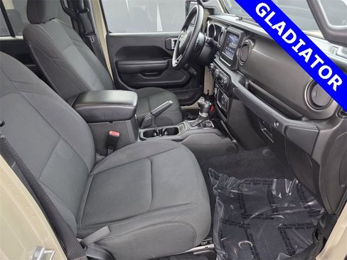 Used 2022 Jeep Gladiator Sport image 31