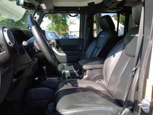 Used 2014 Jeep Wrangler Unlimited Rubicon w/ Connectivity Group AWD/4WD image 19