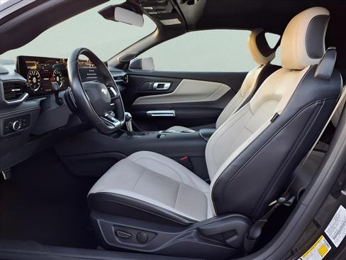 Used 2024 Ford Mustang GT Premium image 12