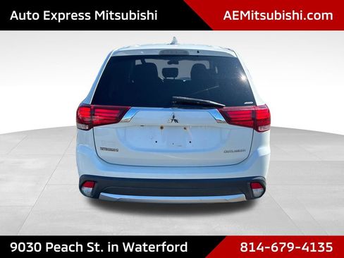 Used 2017 Mitsubishi Outlander ES AWD/4WD image 6
