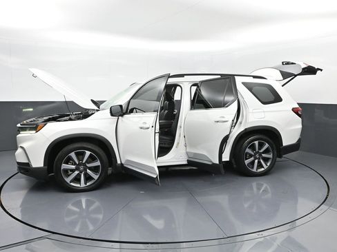 Used 2023 Honda Pilot Touring image 50