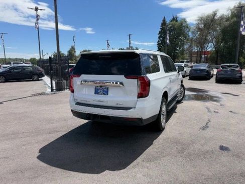 Used 2023 GMC Yukon XL SLT AWD/4WD image 31