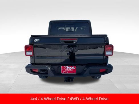 Used 2022 Jeep Gladiator Sport image 6