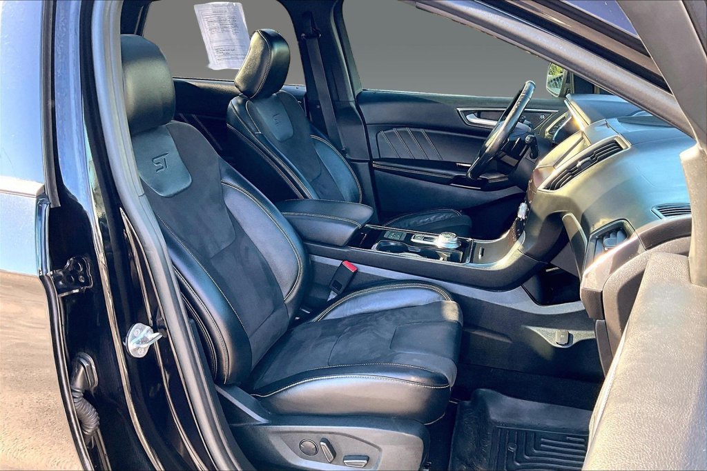 Used 2020 Ford Edge ST w/ Equipment Group 401A AWD/4WD image 4