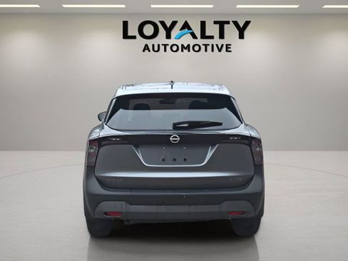 Used 2025 Nissan Kicks SV image 4