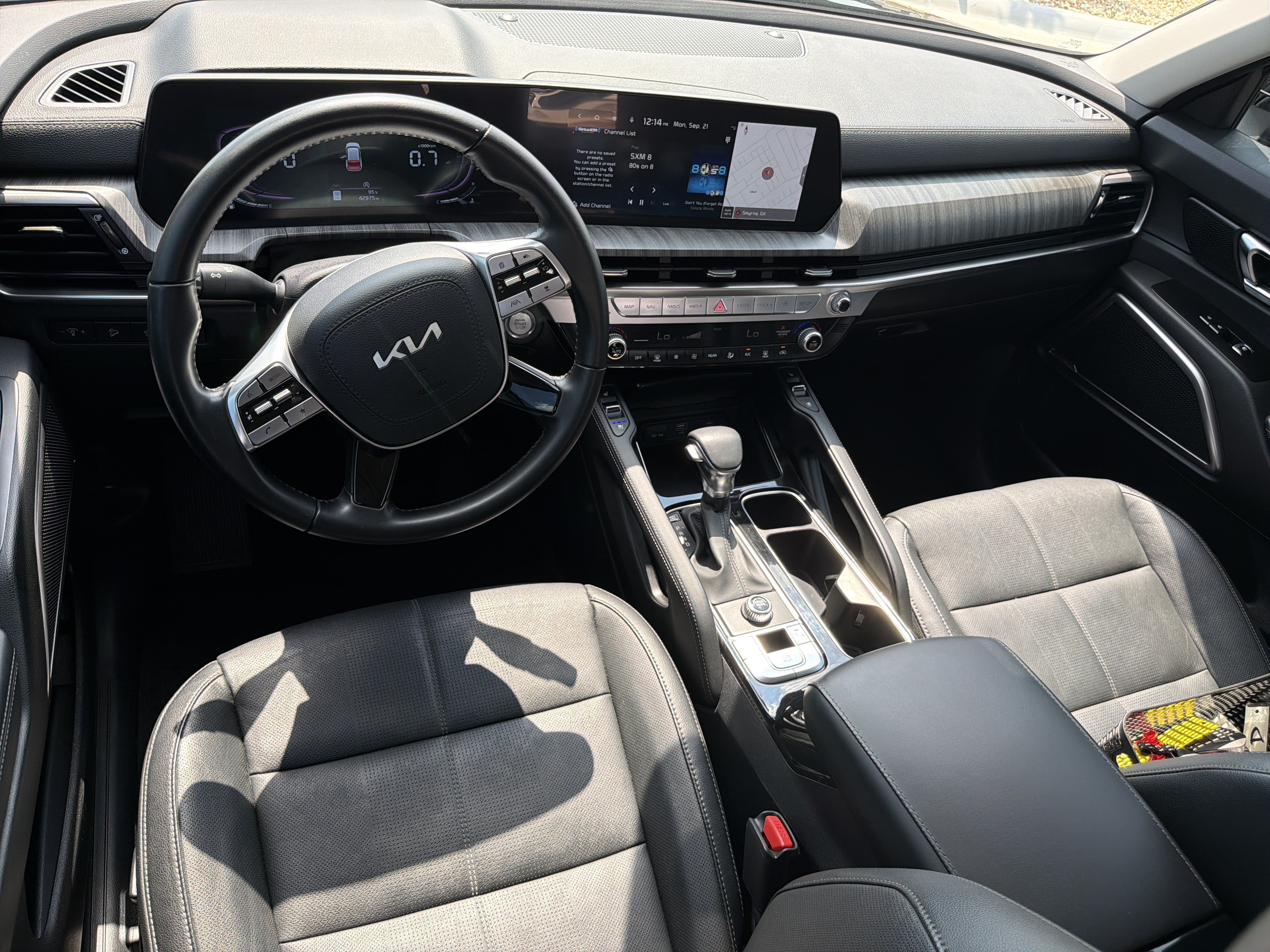 Used 2025 Kia Telluride EX w/ EX Captain's Chair Package FWD image 22