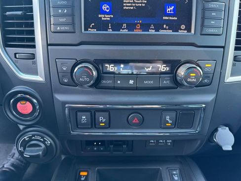 Used 2019 Nissan Titan SV w/ SV Convenience Package image 24
