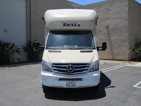 Used 2017 Mercedes-Benz Sprinter 3500 image 63
