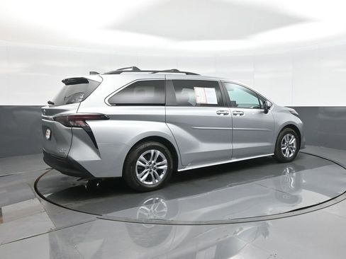 Certified 2024 Toyota Sienna XLE w/ XLE Plus Package image 7