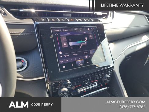 New 2025 Jeep Grand Cherokee L Altitude AWD/4WD image 20