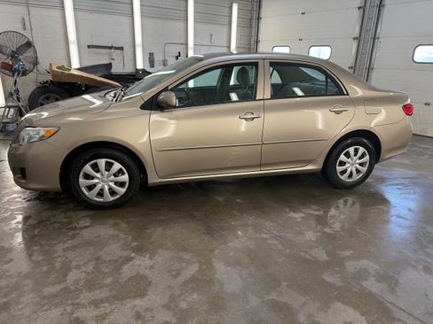 Used 2010 Toyota Corolla LE image 28