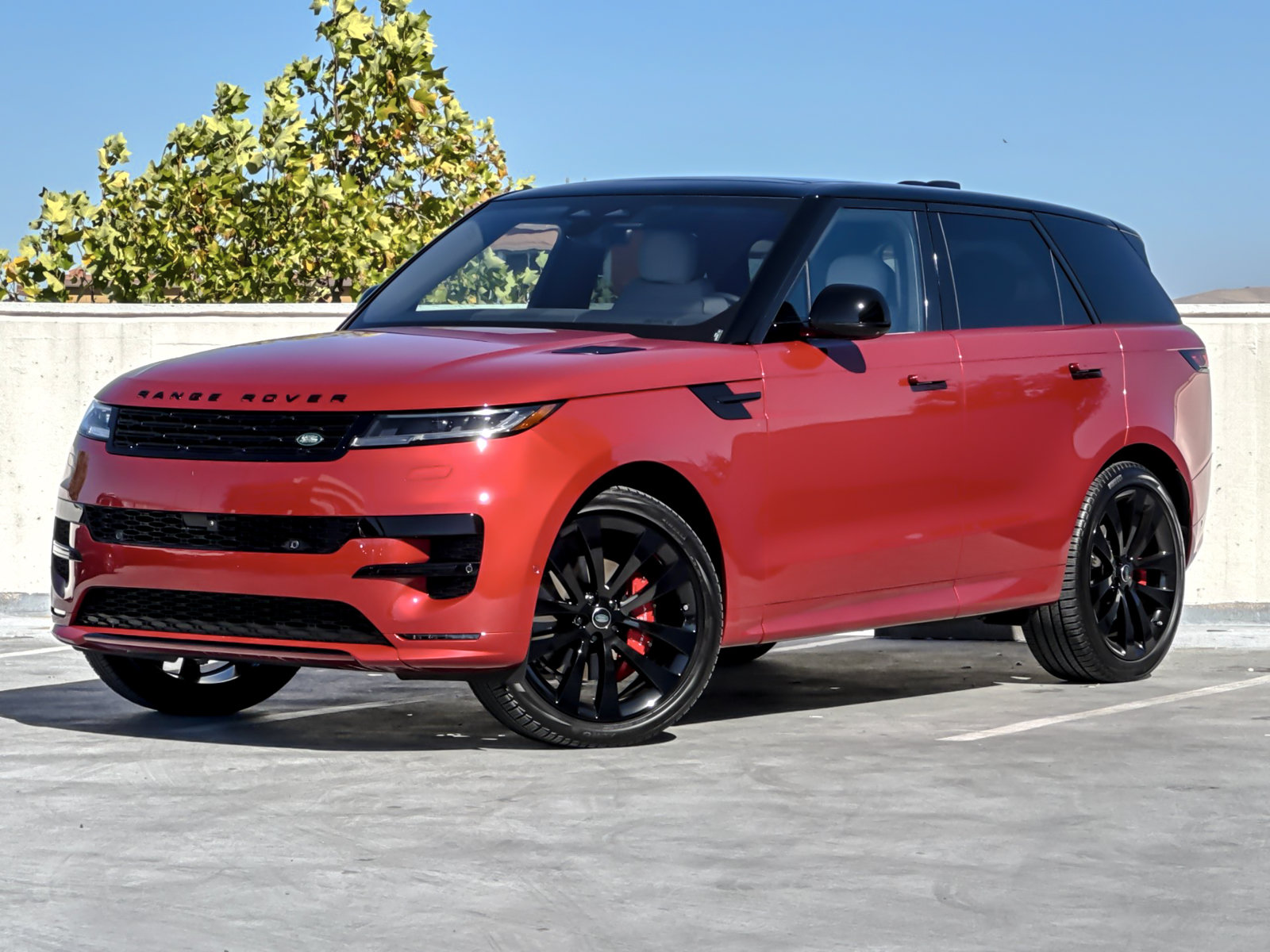 Used 2023 Land Rover Range Rover Sport SE Dynamic AWD/4WD image 2