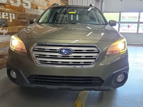 Used 2017 Subaru Outback 2.5i Premium AWD/4WD image 3