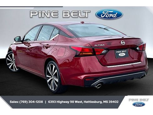 Used 2022 Nissan Altima 2.5 SR FWD image 2