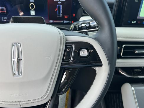New 2026 Lincoln Aviator 2WD image 14