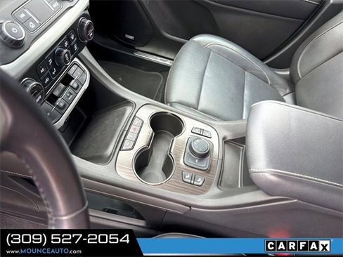 Used 2020 GMC Acadia SLT w/ Driver Alert Package II image 8