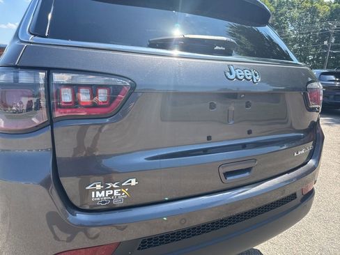 Used 2022 Jeep Compass Limited AWD/4WD image 27