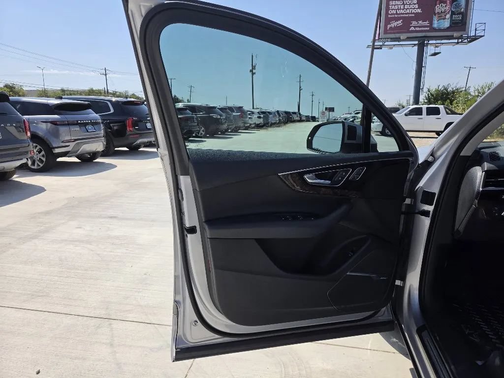 Used 2018 Audi Q7 3.0T Prestige w/ Prestige Package AWD/4WD image 11