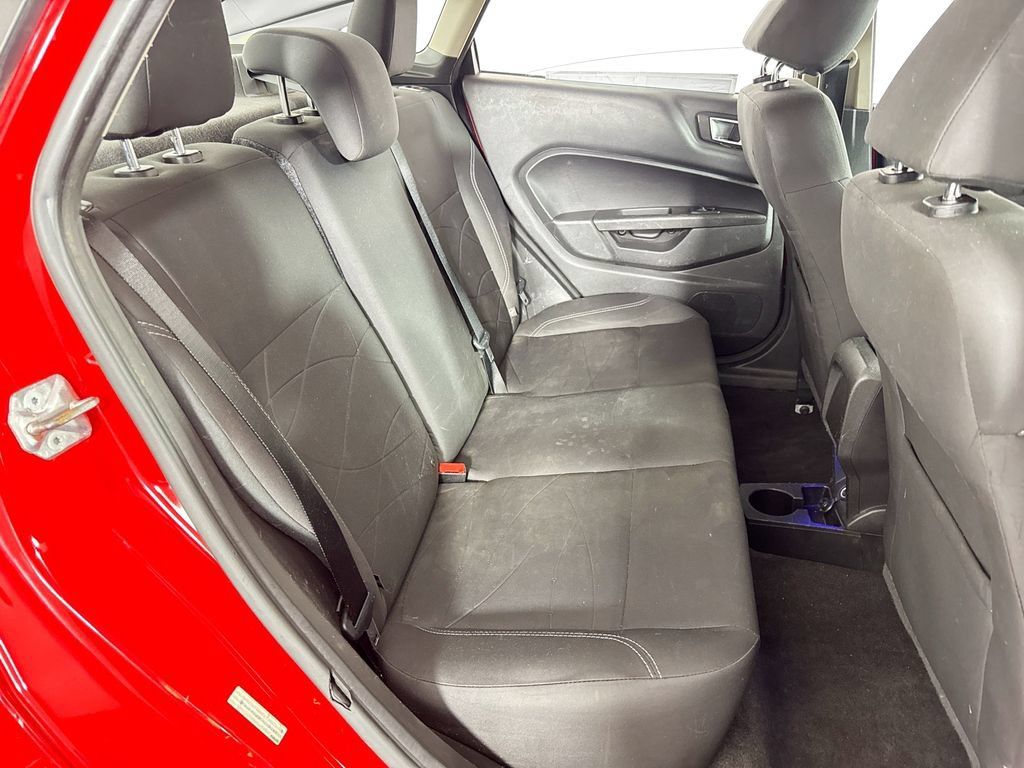 Used 2015 Ford Fiesta SE FWD image 26