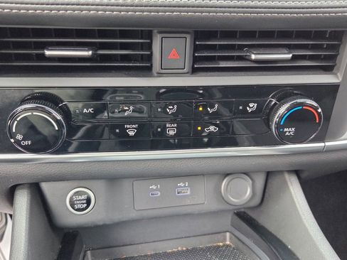 Used 2023 Nissan Rogue S image 19