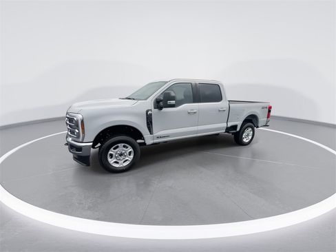 New 2026 Ford F250 XLT w/ XLT Premium Package image 4