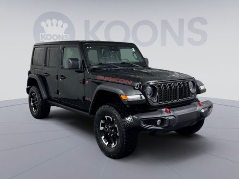 Used 2024 Jeep Wrangler Unlimited Rubicon w/ Technology Group AWD/4WD image 10