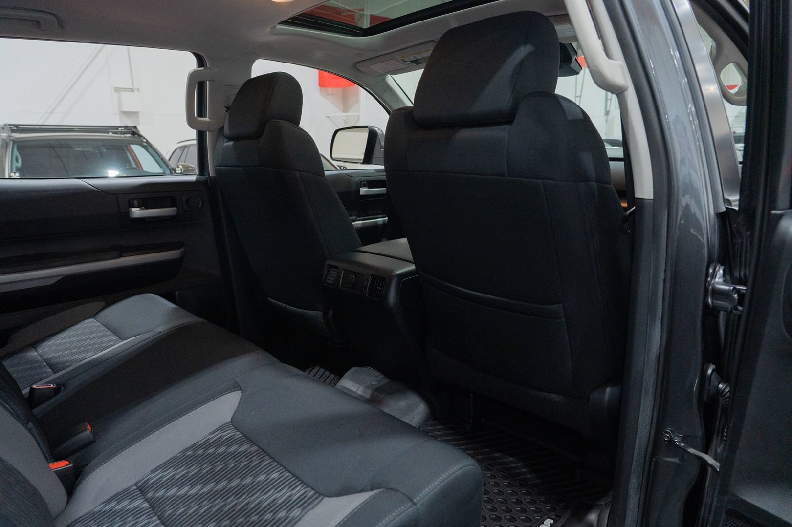 Used 2019 Toyota Tundra SR5 AWD/4WD image 31