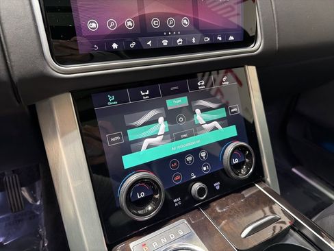 Used 2018 Land Rover Range Rover Supercharged image 19