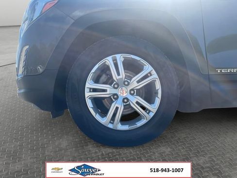 Used 2019 GMC Terrain SLE w/ Driver Convenience Package AWD/4WD image 9