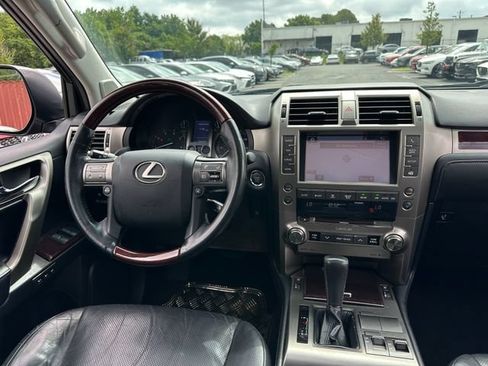 Used 2015 Lexus GX 460 w/ Premium Package AWD/4WD image 16