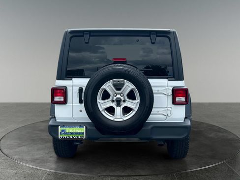 Used 2018 Jeep Wrangler Sport AWD/4WD image 8