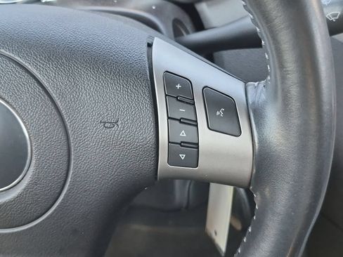 Used 2006 Pontiac Solstice Convertible w/ Premium Package RWD image 21
