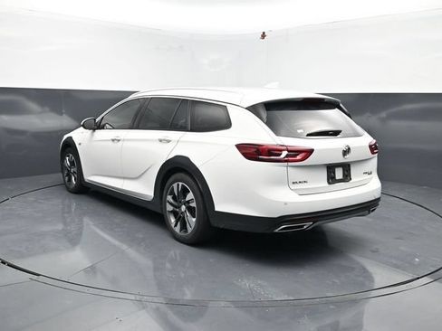 Used 2018 Buick Regal Essence w/ Driver Confidence Package #1 AWD/4WD image 7