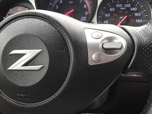 Used 2017 Nissan 370Z Coupe RWD image 28