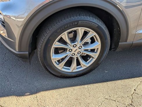 Used 2023 Ford Explorer XLT w/ Equipment Group 202A image 10