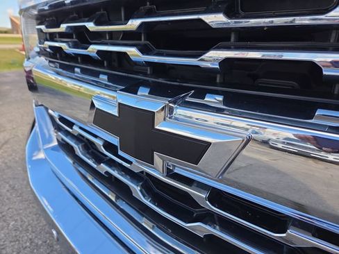 Used 2018 Chevrolet Silverado 1500 LTZ w/ Sport Package image 40