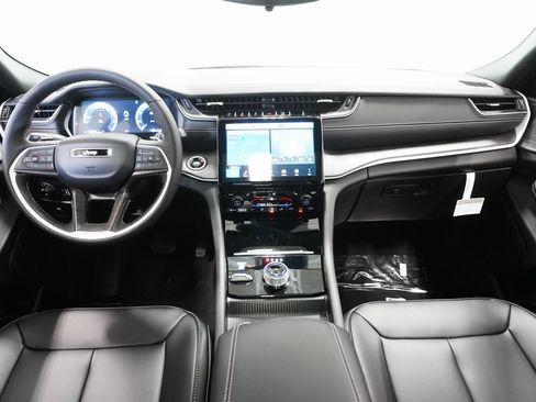 New 2025 Jeep Grand Cherokee L Limited image 15