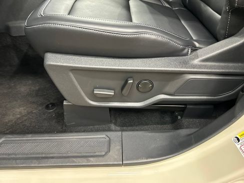 New 2026 Ford Bronco Outer Banks w/ Sasquatch Package AWD/4WD image 11