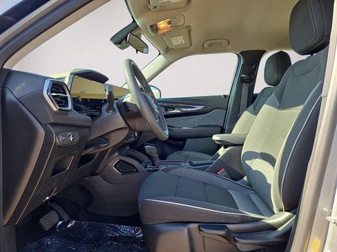 Used 2024 Chevrolet TrailBlazer LS FWD image 21