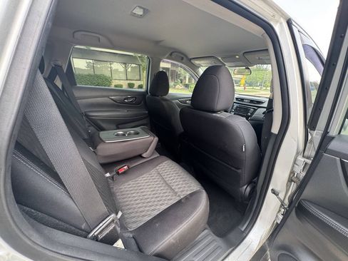 Used 2018 Nissan Rogue S AWD/4WD image 23