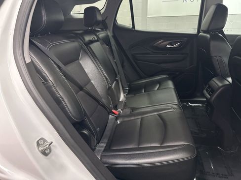 Used 2024 GMC Terrain SLT AWD/4WD image 21