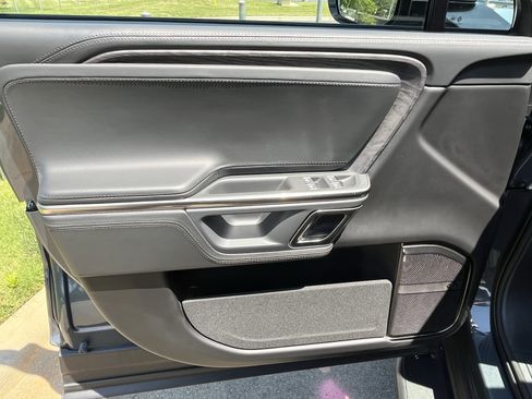 Used 2024 Rivian R1S Adventure AWD/4WD image 14