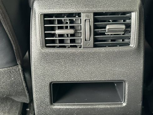 Used 2023 Mitsubishi Outlander 4WD Plug-In Hybrid image 15