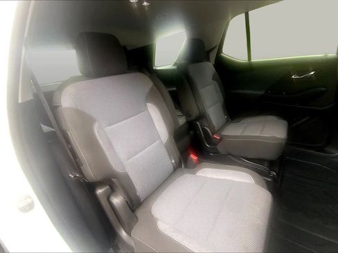 Used 2020 Chevrolet Traverse LT w/ Driver Confidence II Package AWD/4WD image 19