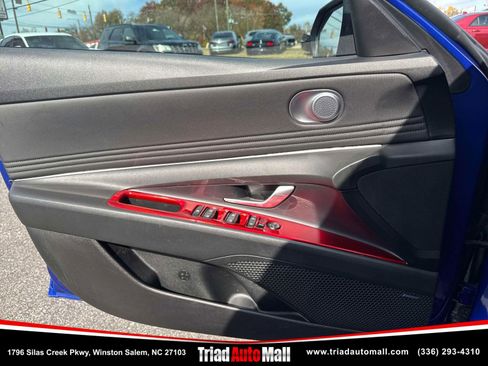 Used 2023 Hyundai Elantra Limited image 15
